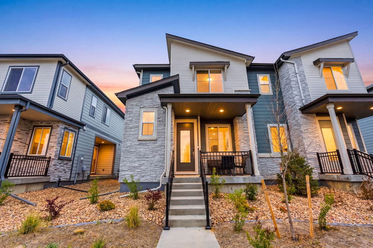 Aurora Modern Retreat