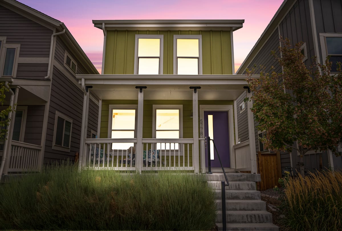 Charming Central Park Denver Single Family Home photo 3