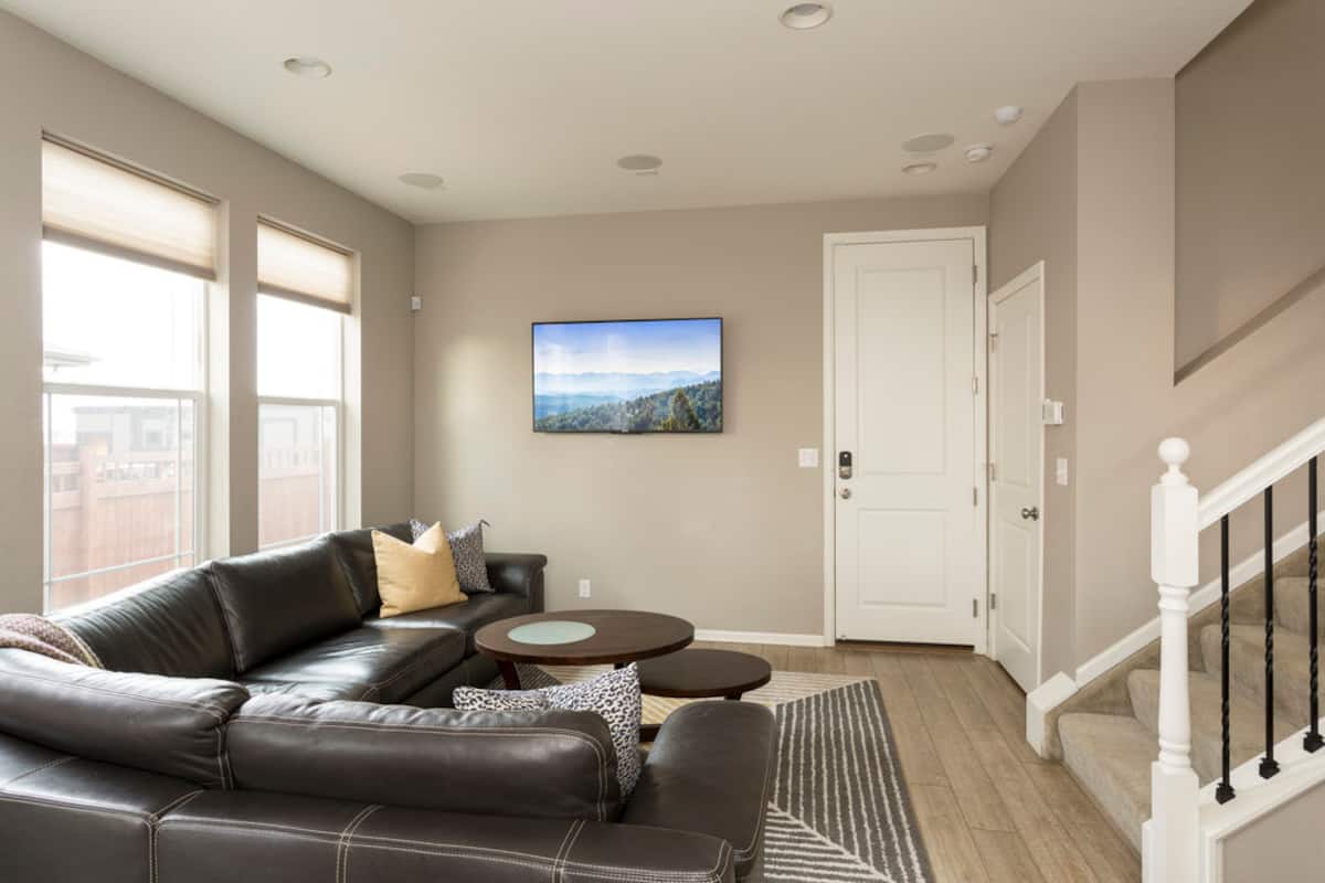 Modern 3BR Home Near DIA, Anschutz & Downtown photo 4